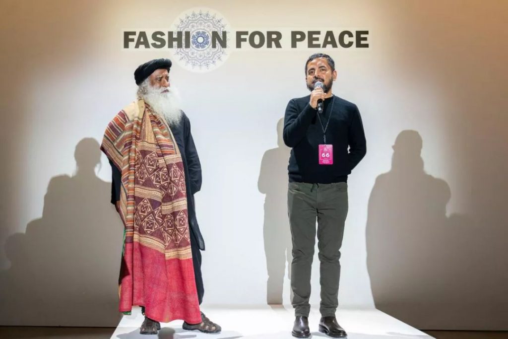 萨古鲁在纽约时装周——为和平而时尚